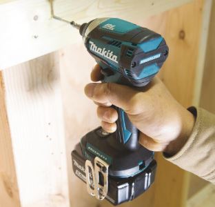 Makita DTD154Z detalj prihvata i LED osvjetljenja